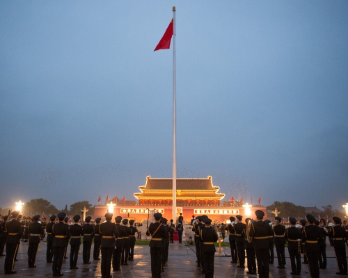 天安門廣場舉行國慶升旗儀式。新華社