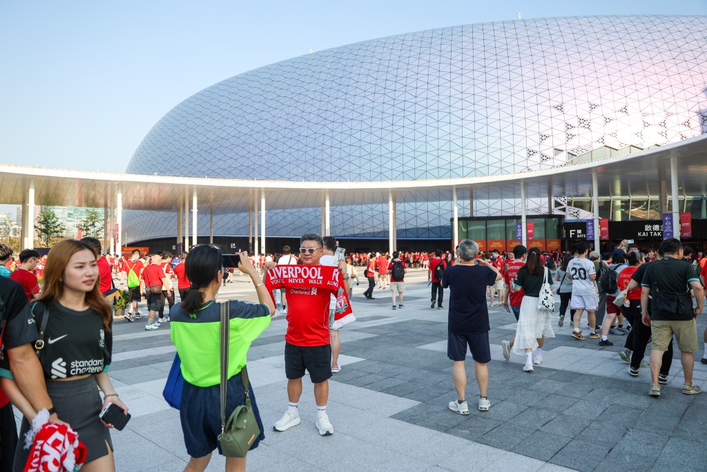 新口岸通關能有效緩解旅客在啟德體育園等場地看完演唱會後急於衝過關的心理壓力。資料圖片 新口岸通關能有效緩解旅客在啟德體育園等場地看完演唱會後急於衝過關的心理壓力。資料圖片