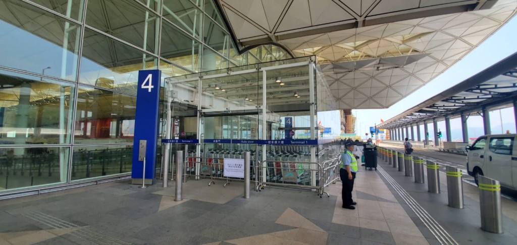 機場已實施人流管制措施。