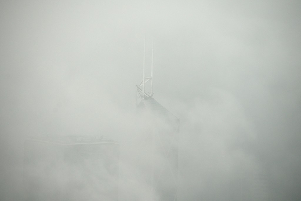 本港今早有霧。（歐樂年攝）