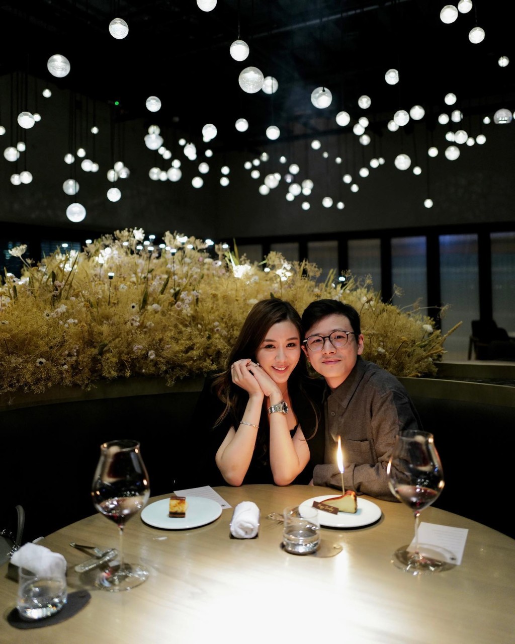 陈诗欣与老公陈尔正日前庆祝结婚两周年。