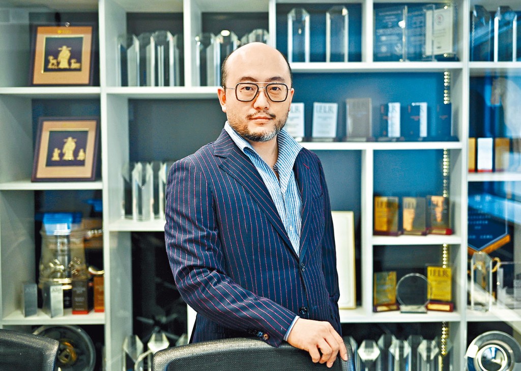 律師葉冬生指，單位需完全或主要用作相關指明處所，否則業主仍可追租。