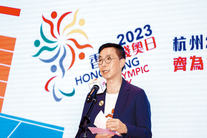 文化體育及旅遊局局長楊潤雄讚揚香港運動員表現出色，並熱切祝賀代表團在大運會共奪得12面獎牌。資料圖片