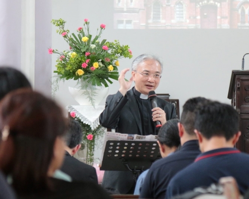 台北濟南基督長老教會牧師黃春生否認安排十二名涉及反修例案或涉嫌人士偷渡。黃春生fb圖片