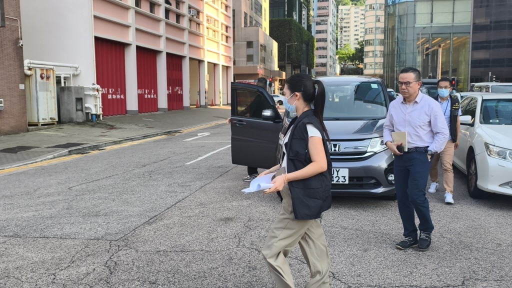 探員到場調查。