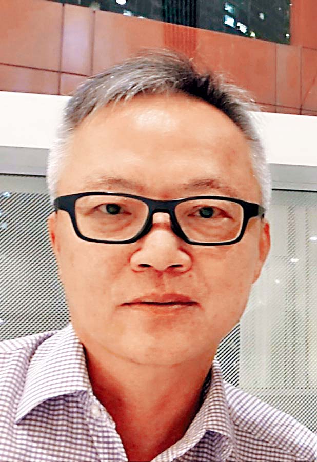 劉宏德醫生 英國愛丁堡皇家外科醫學院院士 香港外科醫學院院士