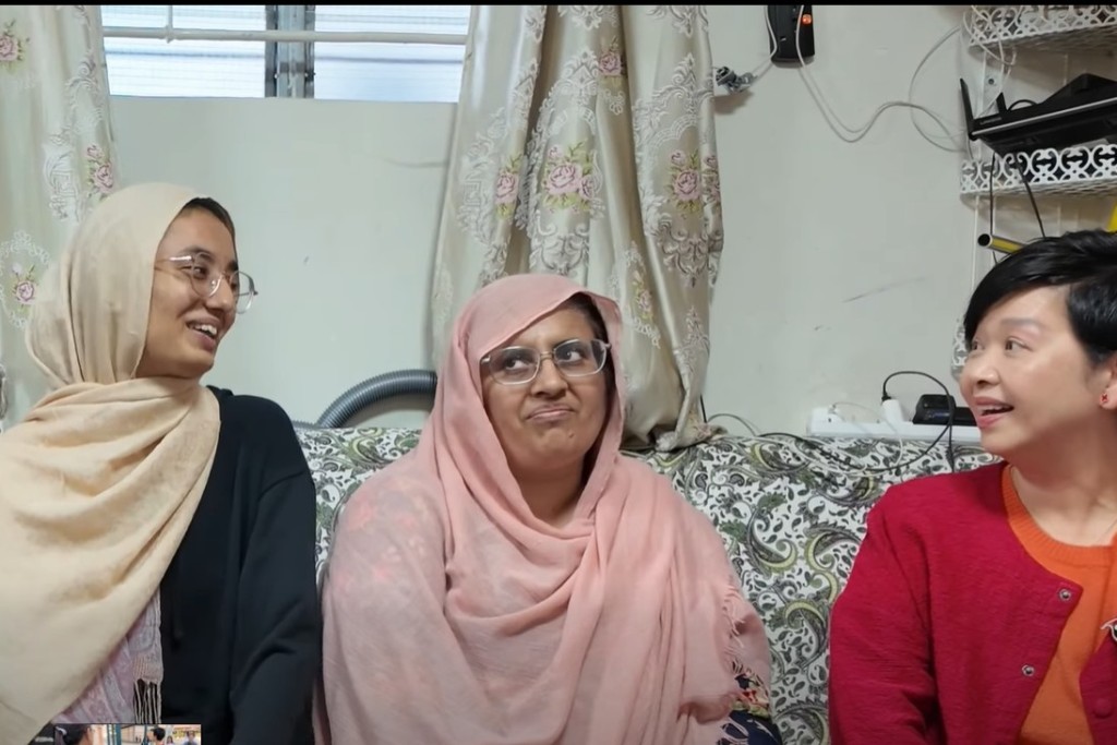 何永賢日前在屯門民政事務專員關可臨陪同下，聯同屯門區議員和關愛隊成員探訪居於三聖邨的獨居長者和不同家庭。何永賢影片截圖 