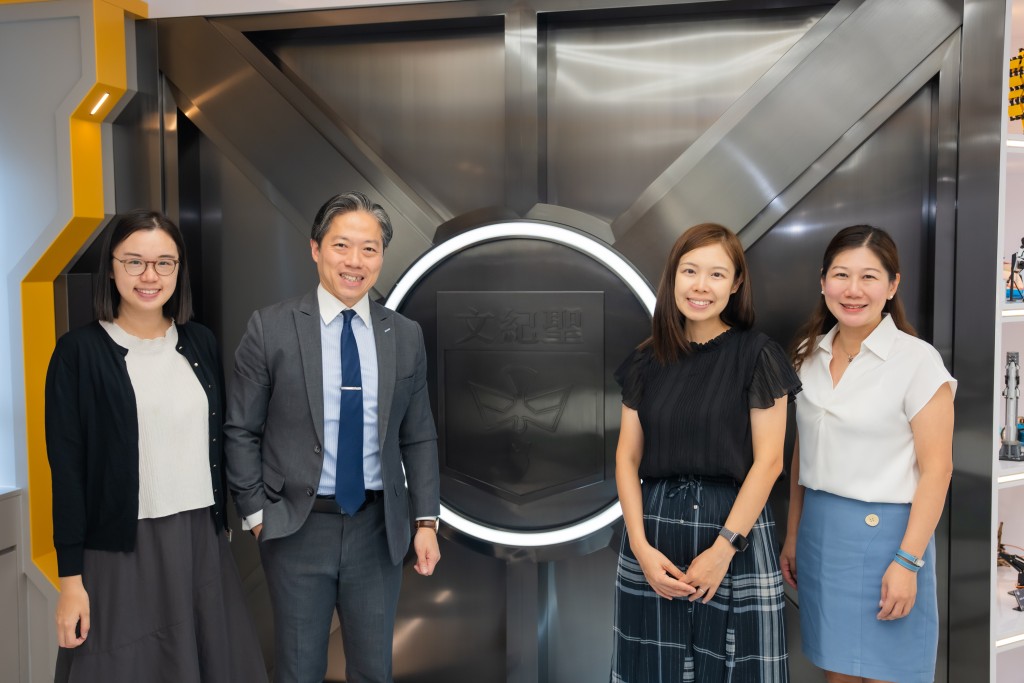 (左起)聖公會聖紀文小學副校長黃匡瑩、校長馬俊江、課程主任阮樂芯和資優主任鄧秀琼。(受訪者提供) (左起)聖公會聖紀文小學副校長黃匡瑩、校長馬俊江、課程主任阮樂芯和資優主任鄧秀琼。(受訪者提供)