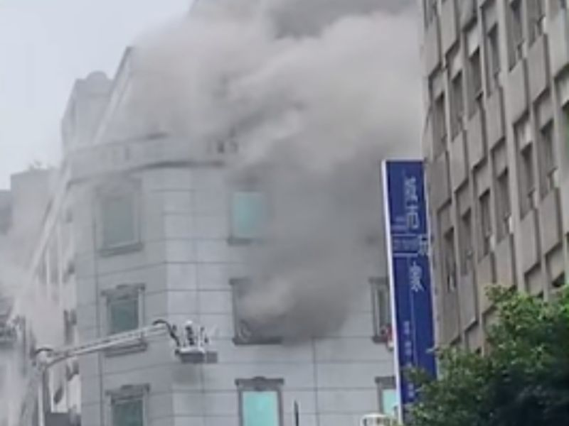 台北市錢櫃卡拉OK上月發生火警,導致多人死傷。網圖