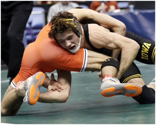 在2016年上半年，公立學校的教師運用這些技巧制服了18名學生。嬝上圖片