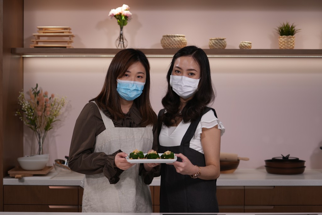 註冊中醫余采徽（右）、主持Ricca（左）