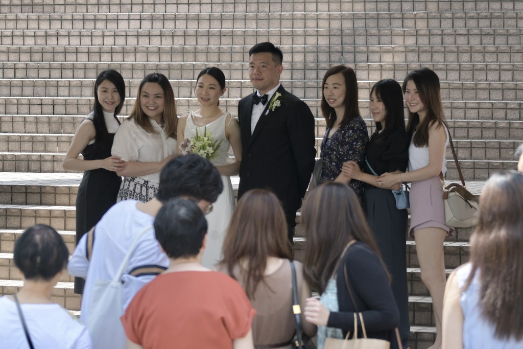 多名新人選擇在「520」註冊結婚。陳浩元攝