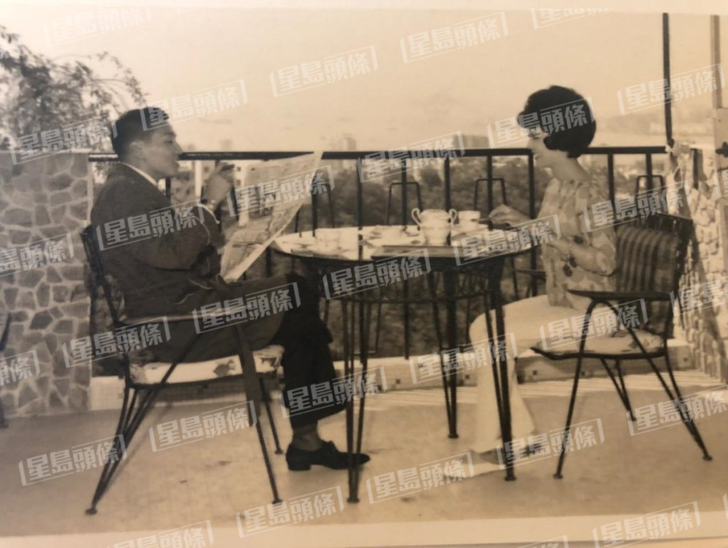 林黛與龍繩勳在露台的合照。獨家資料圖片