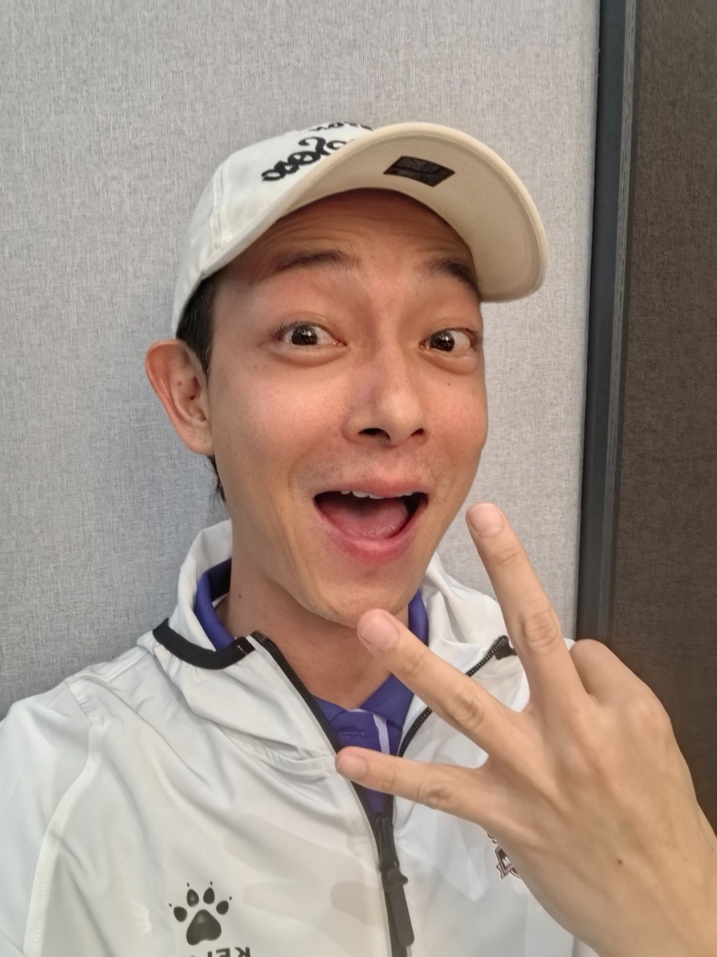 梁竞徽与刘佩玥有感情线发展。