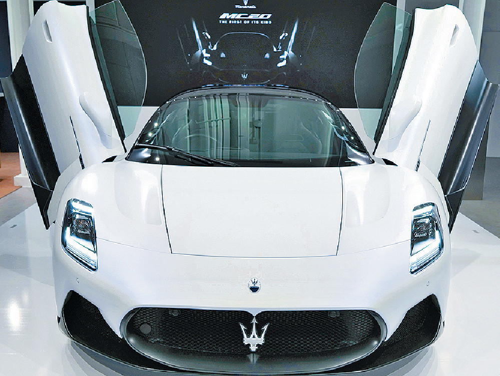 ■首輛MC20右軚香港版，於淺水灣品牌體驗中心預展。
