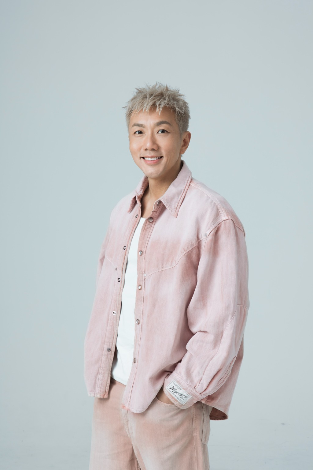 劉浩龍生日推出新歌盼成活躍歌手。 劉浩龍生日推出新歌盼成活躍歌手。
