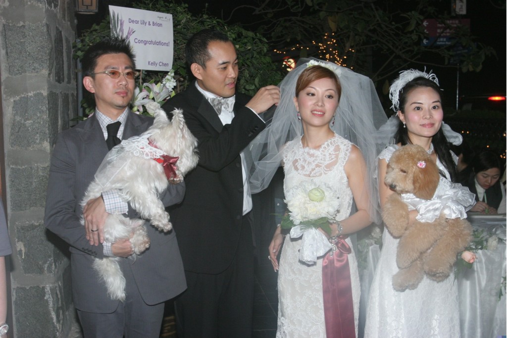 周國豐和利嘉兒在2005年結婚，並於山頂太平山餐廳舉行婚宴。