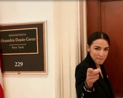 科爾特斯貼上自己最新的跳舞片段反擊。影片截圖