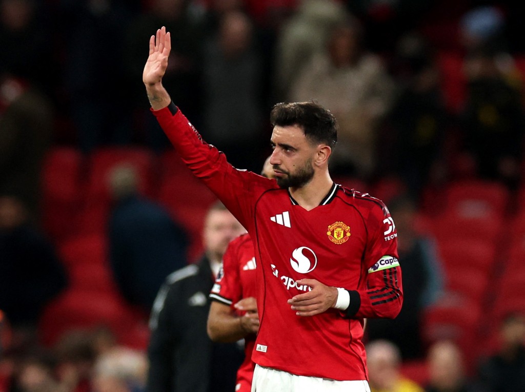 队长般奴费南迪斯助攻中场拍档卡斯米路头槌破网。路透社