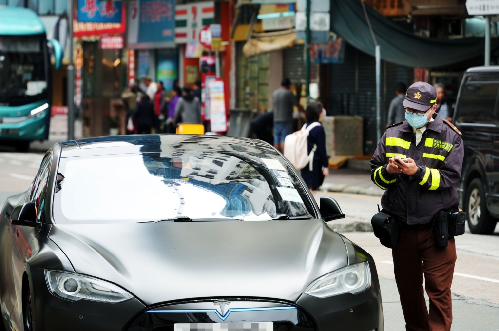 涉及違例泊車及其他執法事宜的個案，由605宗上升至632宗。