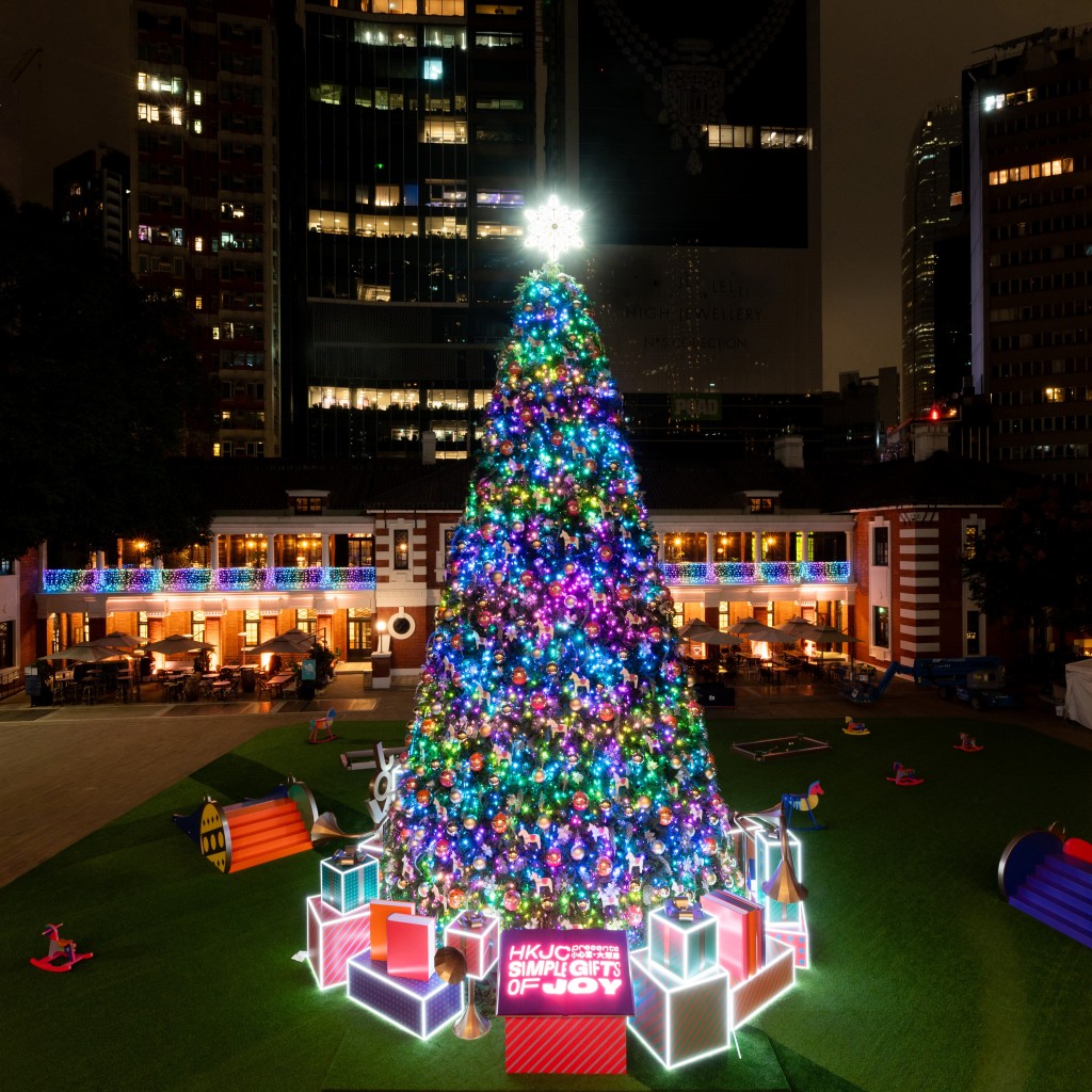  12 米高 的 大型聖誕樹（圖片來源：大館）