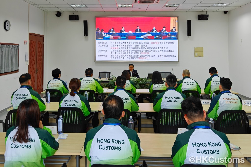 15名海关人员到上海进行研修课程。 香港海关facebook图片
