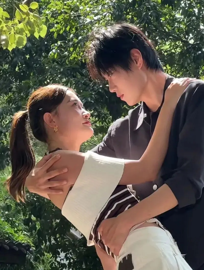 清華女博士袁小格拍攝短劇現場。 清華女博士袁小格拍攝短劇現場。