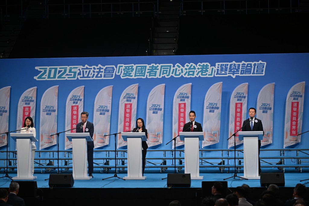 左至右:26號曾志文、27號劉振江、28號馬光如、29號何敬康、30號魏明德 左至右:26號曾志文、27號劉振江、28號馬光如、29號何敬康、30號魏明德