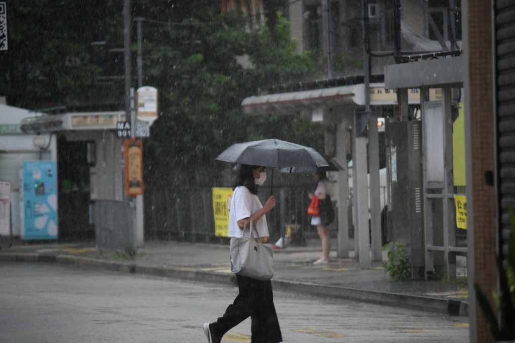 黑雨警告6小時內兩度發出。何健勇攝
