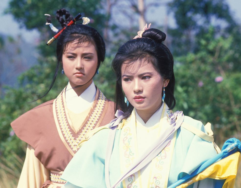 藍潔瑛(右)、周海媚(左)《真命天子》劇照。