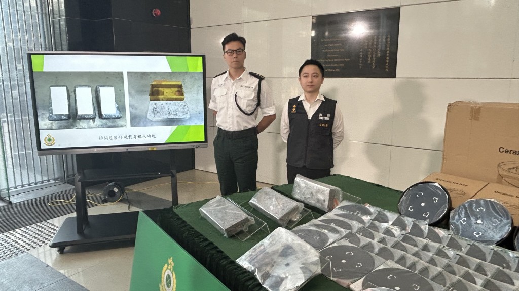 海關檢獲約60公斤金銀合金及約80公斤懷疑黃金，估計市值共約1億元。