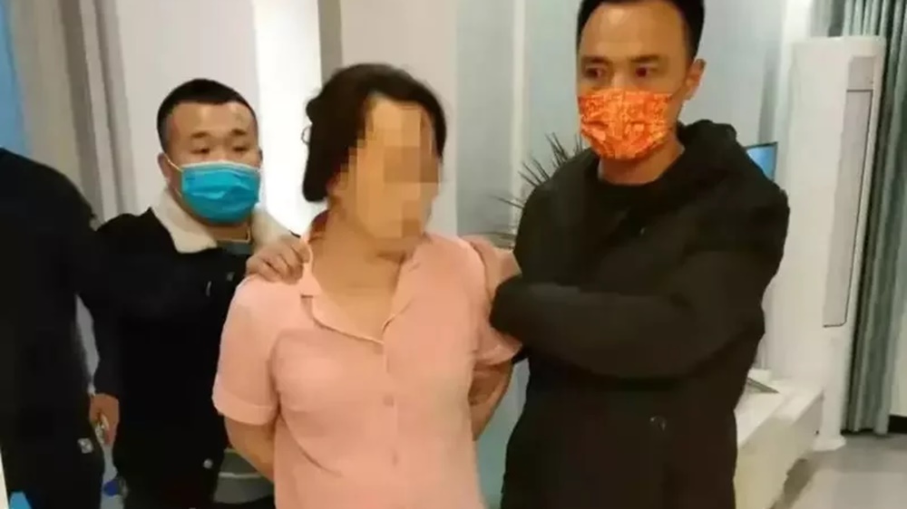 疑犯留有一把長髮，以令喬裝更加逼真。互聯網圖片