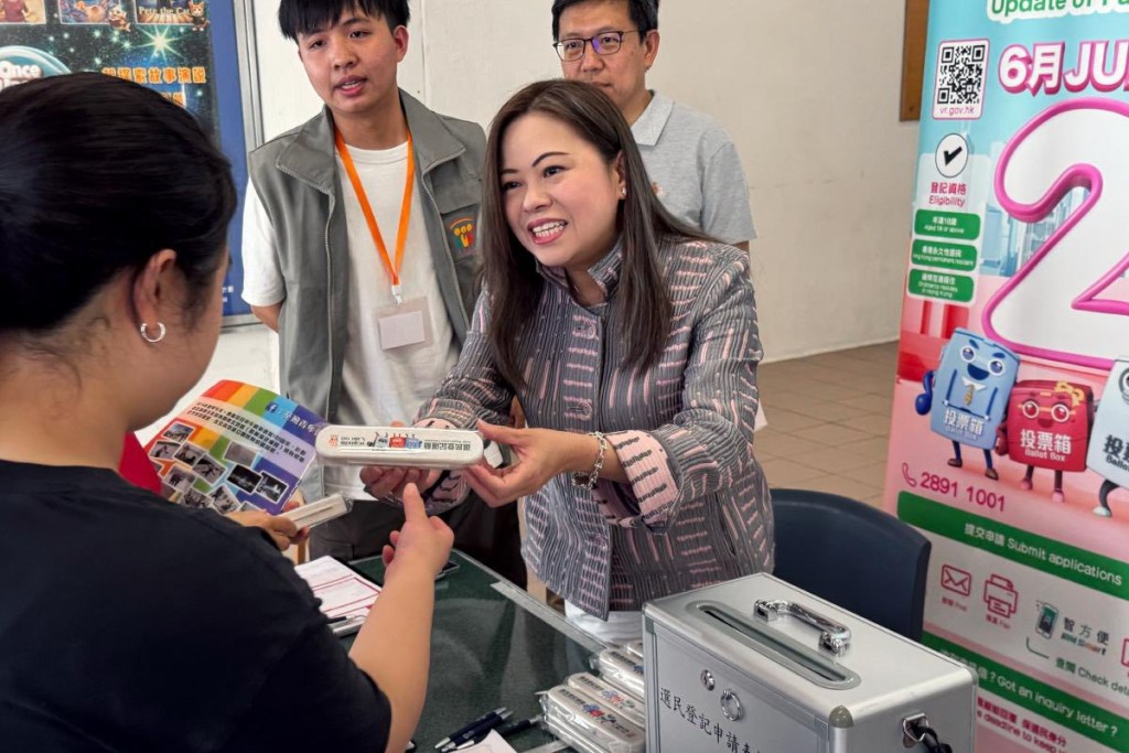羅淑佩提醒未登記的市民,須於6月2日或之前提交申請。羅淑佩fb圖片 羅淑佩提醒未登記的市民,須於6月2日或之前提交申請。羅淑佩fb圖片