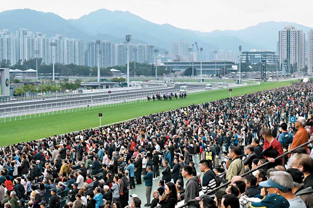 2026年第一個賽馬日登場，全日有49156人入場觀賽，場內氣氛熱鬧。