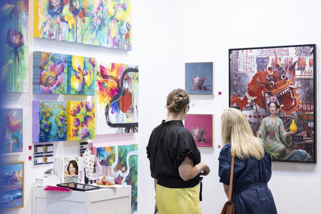 香港冉起當代(Affordable Art Fair)作為全球品牌,每年於15個城市舉行共18場藝術博覽會,展出定價港幣$10萬元以下的藝術品 香港冉起當代(Affordable Art Fair)作為全球品牌,每年於15個城市舉行共18場藝術博覽會,展出定價港幣$10萬元以下的藝術品