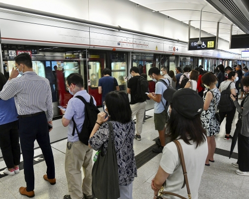 港鐵周三送10萬張單程車票。資料圖片