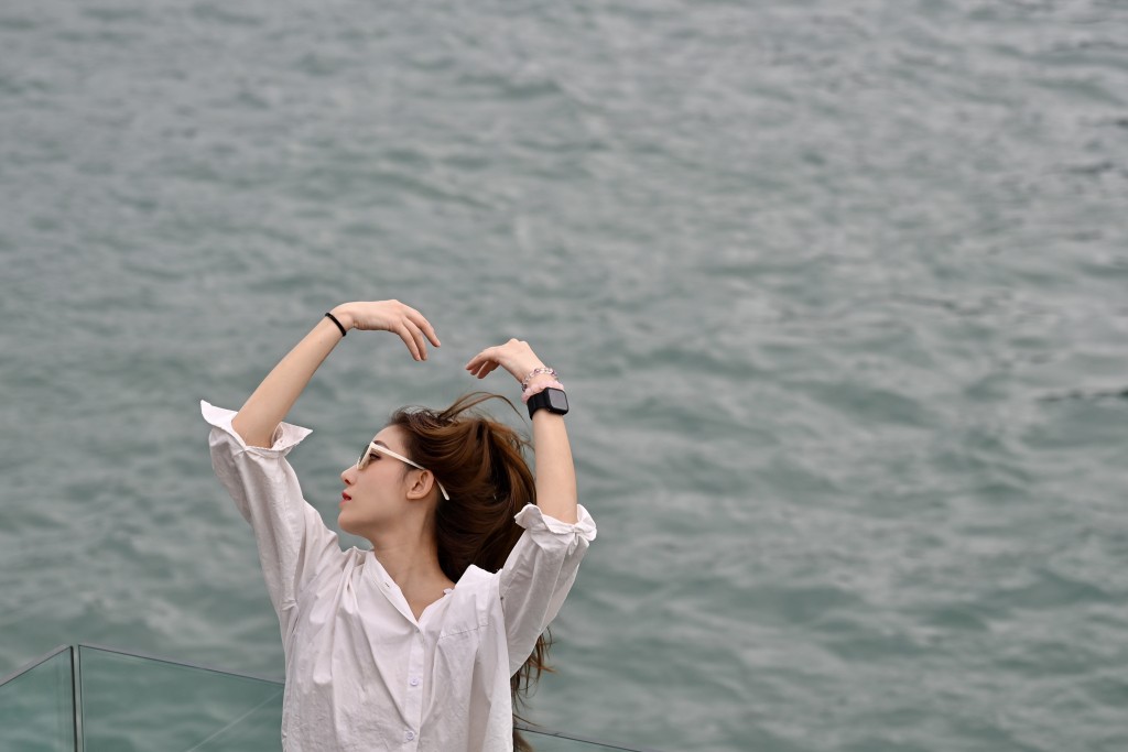 本周中期該區風勢頗大,天氣顯著轉涼,內陸地區寒冷。 本周中期該區風勢頗大,天氣顯著轉涼,內陸地區寒冷。