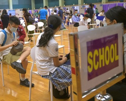 青少年接種一劑復必泰，可被納入疫苗氣泡。資料圖片