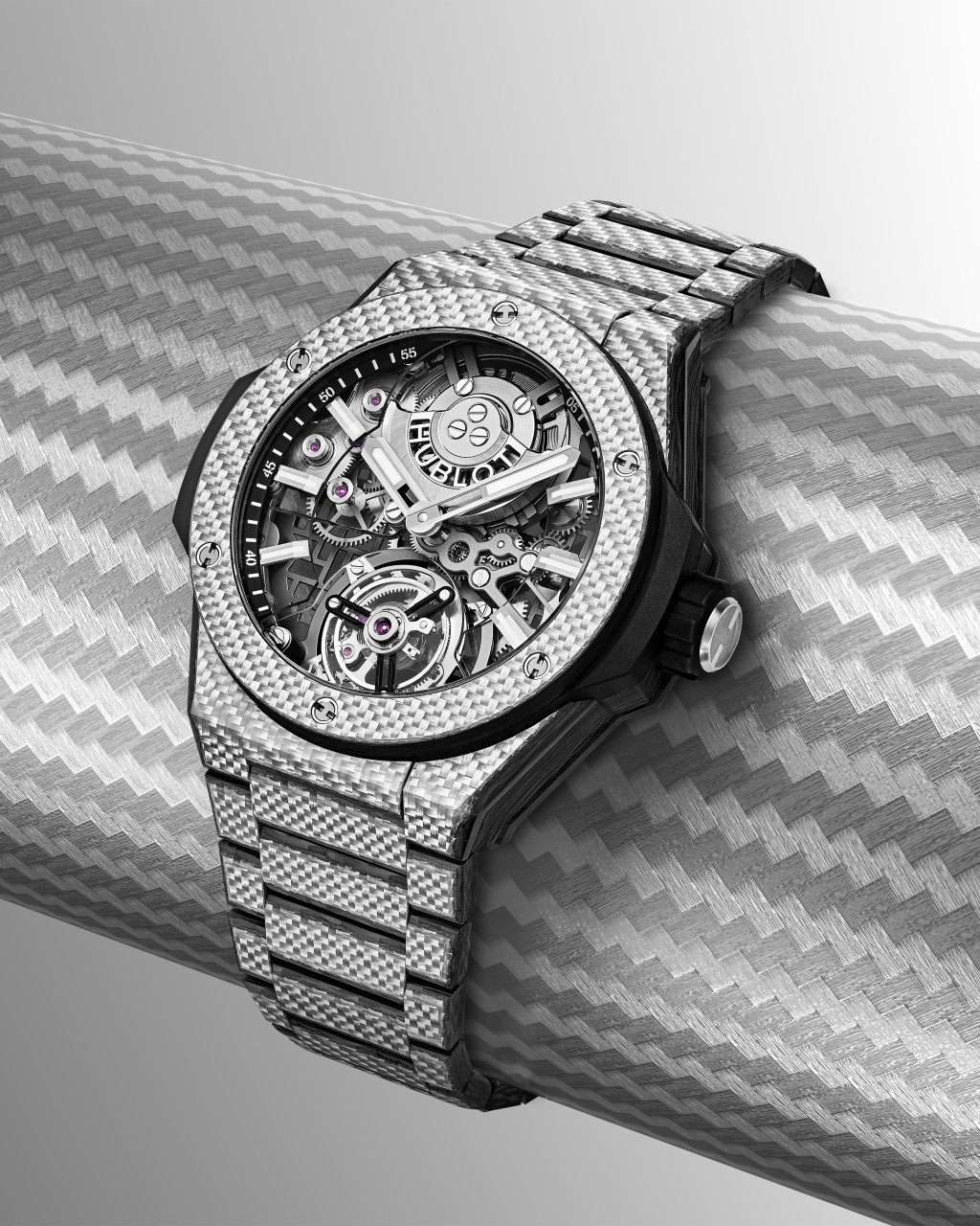 Hublot Big Bang Integrated Tourbillon Full Carbon。