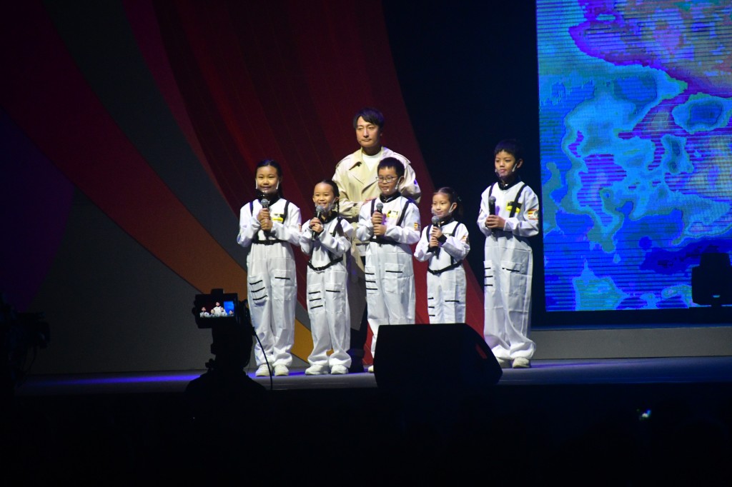 方力申本月8日出席《出發2022唱響時代金曲青年文藝音樂會》表演。會跟中國太空人員連綫對話。