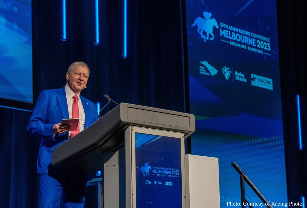 第四十届亚洲赛马联盟会议，应家柏将率领马会一众高层发表演讲。