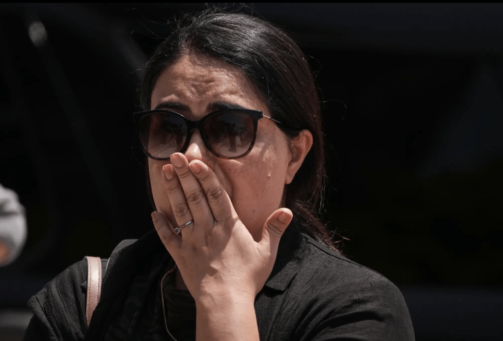 美聖地牙哥清真寺爆槍擊 釀5死包括2槍手。美聯社