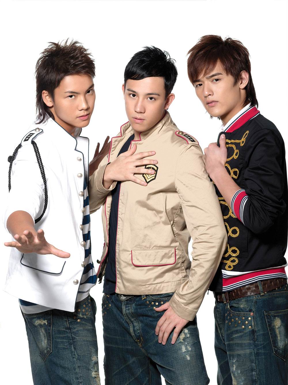 2006年，William跟张致恒及麦子豪组男团Sun Boy\'z出道。