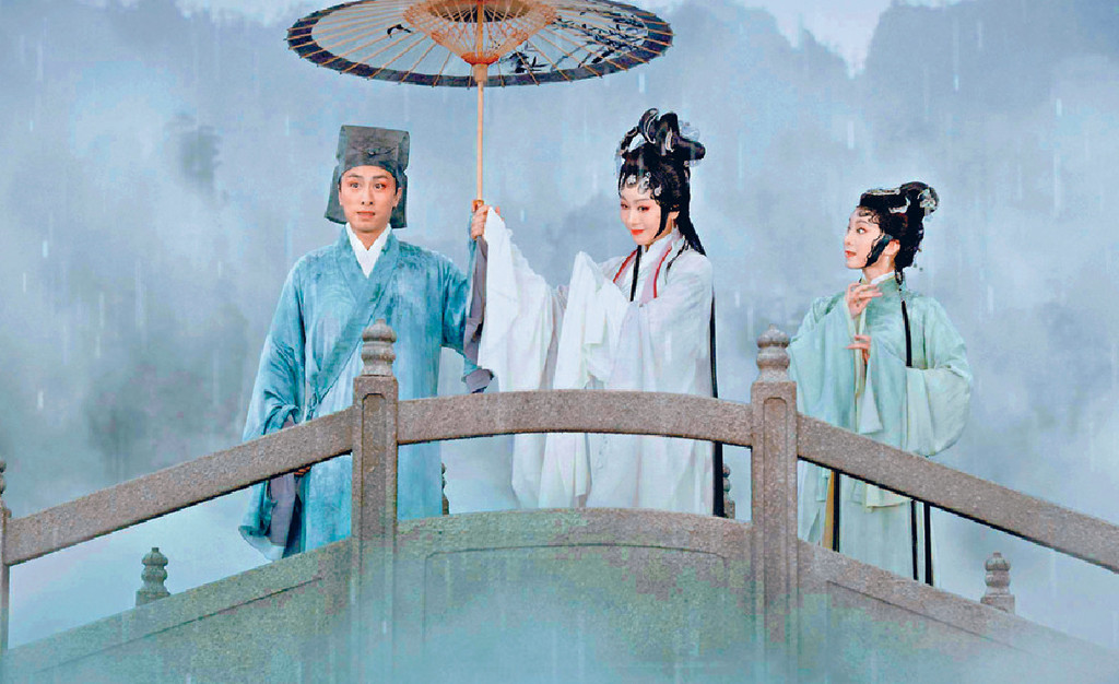 ■《白蛇傳．情》畫面呈現中國繪畫藝術風格。
