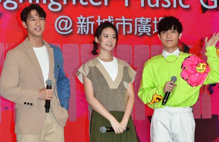 馮允謙、雲浩影和趙祥誠互相欣賞。
