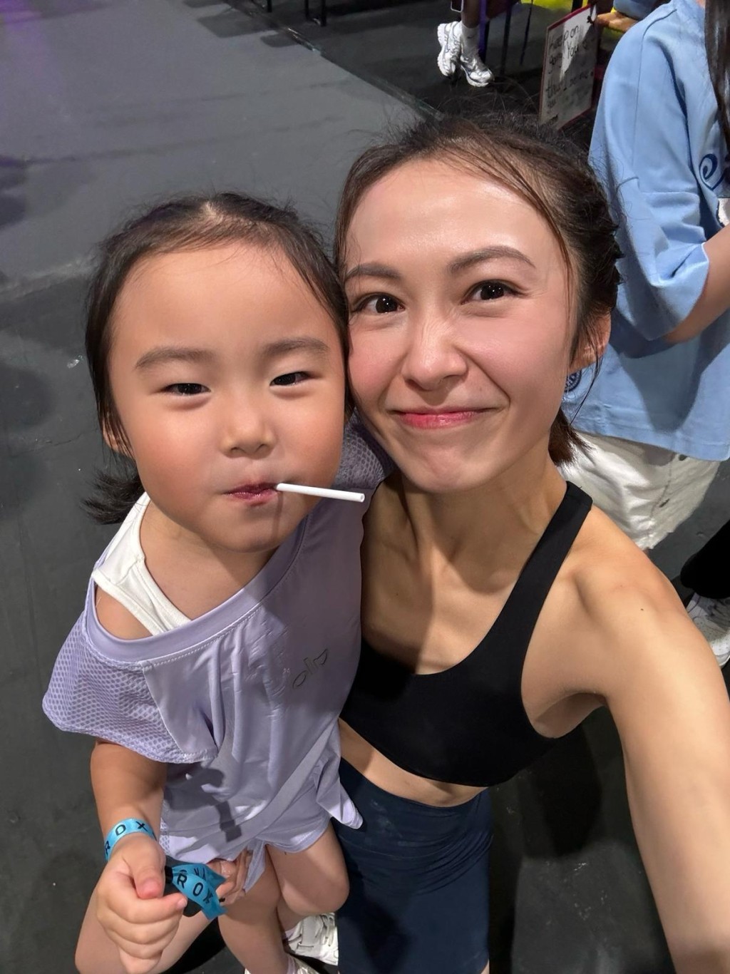 湯怡更分享囡囡送手繪畫給她，勁溫馨。
