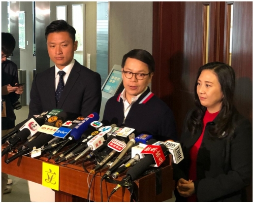 民建聯陳克勤(中)、鄭泳舜(左)及葛珮帆(右),今早約見財爺後見記者。
