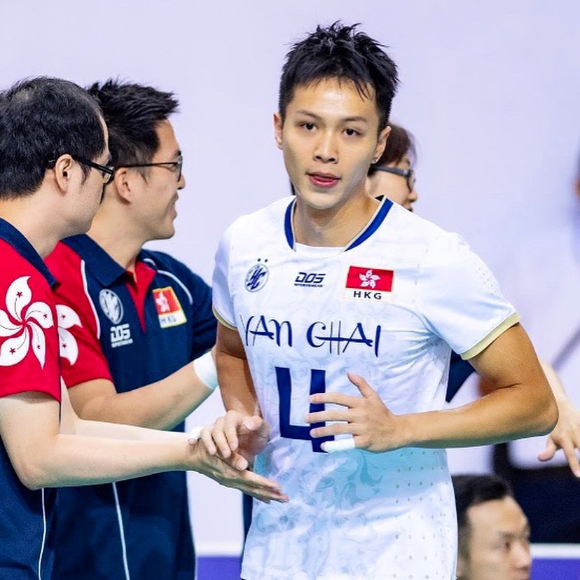李爾晨曾是香港甲一男子排球員。 李爾晨曾是香港甲一男子排球員。