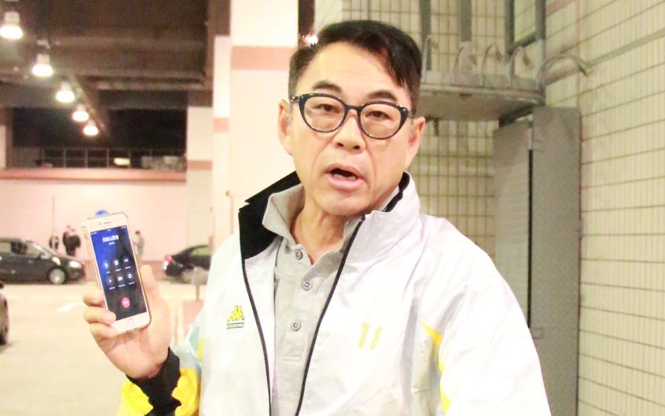 戴志偉曾因被指偷食一事與記者發生衝突。