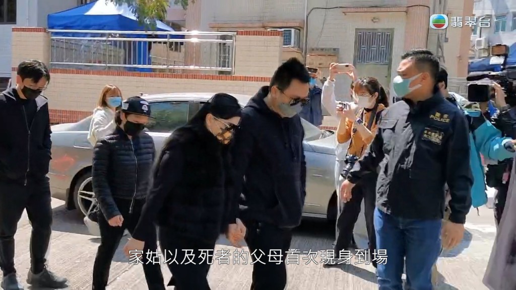 蔡天鳳的10多名親友，包括其父母、阿姨、丈夫等為好進行路祭。